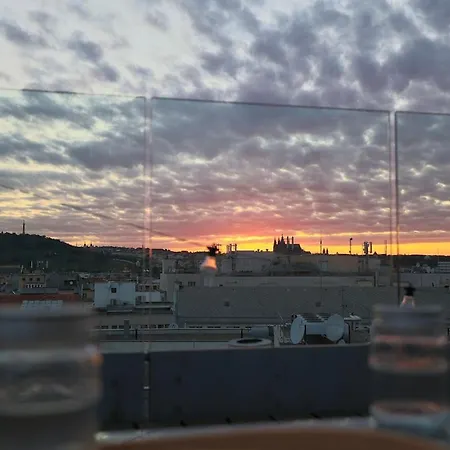 Διαμέρισμα Luxe Loft, Castle Views & Rooftop Terrace *