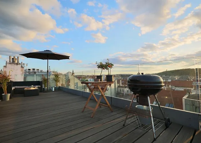 Luxury Penthouse With Heated Floors, Castle Views & Rooftop Terrace * Praag