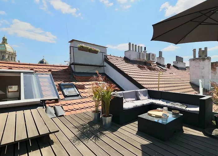 Luxury Penthouse With Heated Floors, Castle Views & Rooftop Terrace