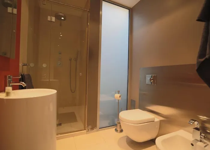 Luxury Penthouse With Heated Floors, Castle Views & Rooftop Terrace Appartement