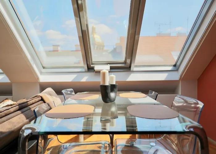 Luxury Penthouse With Heated Floors, Castle Views & Rooftop Terrace Appartement Praag