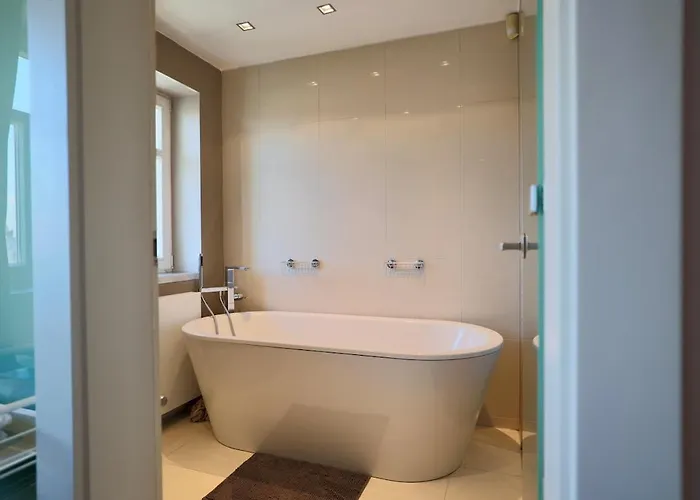 Luxury Penthouse With Heated Floors, Castle Views & Rooftop Terrace Appartement *