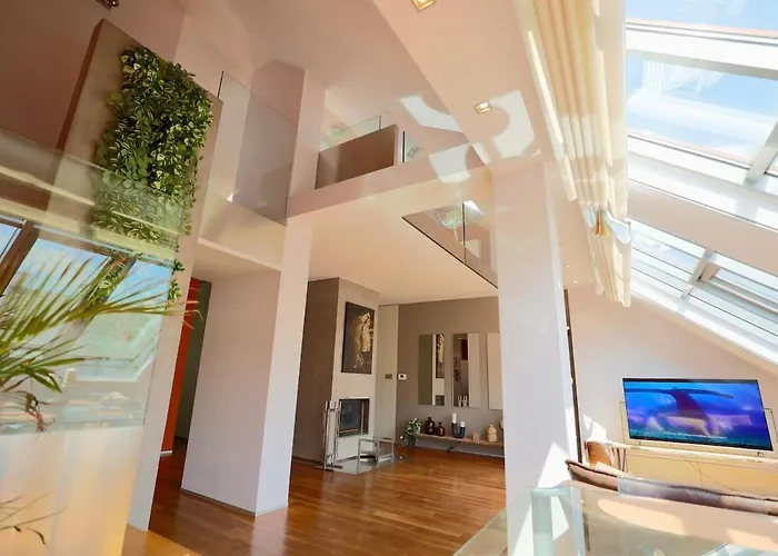 Appartement Luxury Penthouse With Heated Floors, Castle Views & Rooftop Terrace Praag