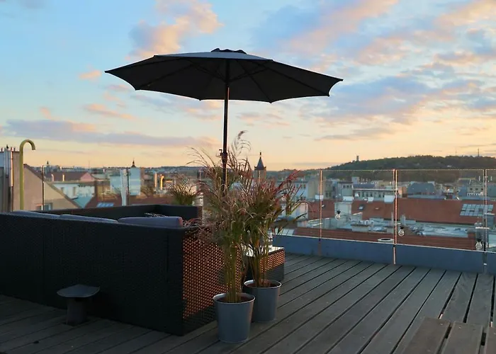Luxury Penthouse With Heated Floors, Castle Views & Rooftop Terrace *