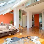 Luxury Penthouse With Heated Floors, Castle Views & Rooftop Terrace *