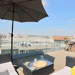 Luxury Penthouse With Heated Floors, Castle Views & Rooftop Terrace *