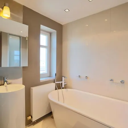Luxury Penthouse With Heated Floors, Castle Views & Rooftop Terrace Апартаменты Прага