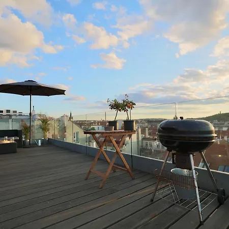 Luxury Penthouse With Heated Floors, Castle Views & Rooftop Terrace * Прага