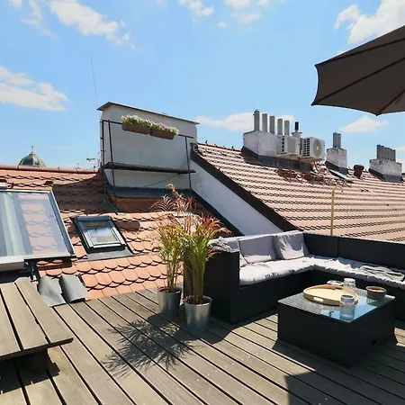 Luxury Penthouse With Heated Floors, Castle Views & Rooftop Terrace