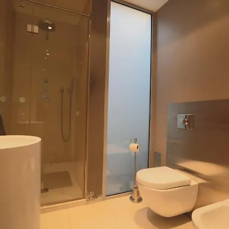 Luxury Penthouse With Heated Floors, Castle Views & Rooftop Terrace Апартаменты