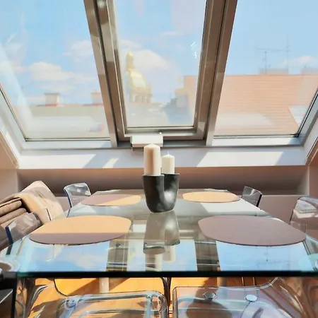 Luxury Penthouse With Heated Floors, Castle Views & Rooftop Terrace Апартаменты Прага