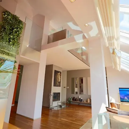 Апартаменты Luxury Penthouse With Heated Floors, Castle Views & Rooftop Terrace Прага