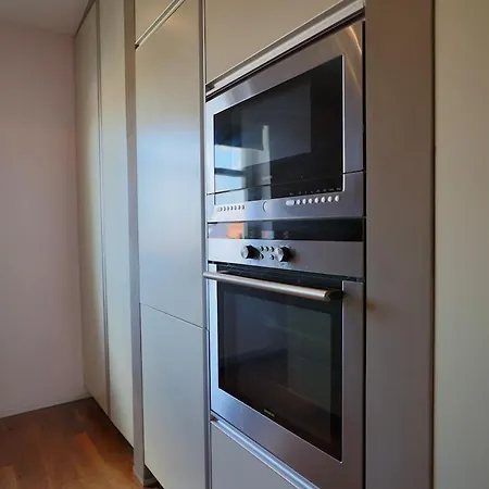Апартаменты Luxury Penthouse With Heated Floors, Castle Views & Rooftop Terrace *