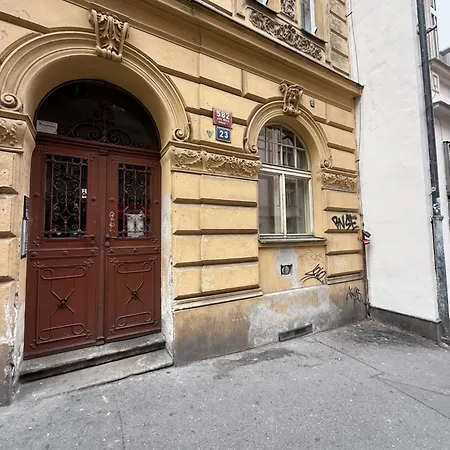 Apartman Luxury Penthouse With Heated Floors, Castle Views & Rooftop Terrace Prága